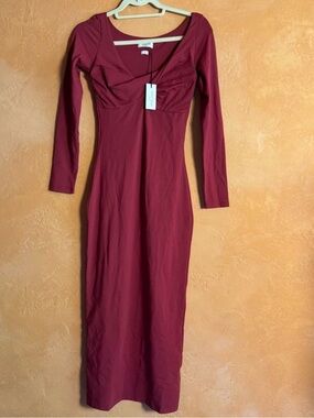 Aritzia Contour Long Sleeve Twist Front Maxi Dress Burgundy/ Cordovan